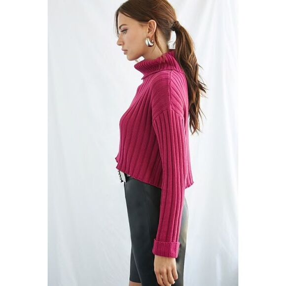 Pink Ribbed Turtleneck Crop sweater - Picture 3 of 4